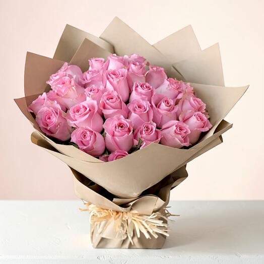 Букет из 31 розы розового цвета