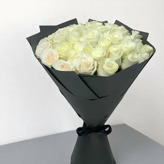 Ramo de 51 rosas blancas