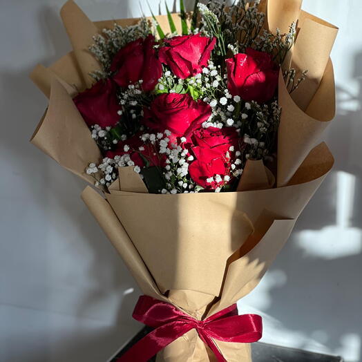 Red rose small nice bouquet