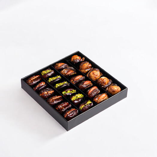 Средняя коробка Al Reha с фаршированными финиками