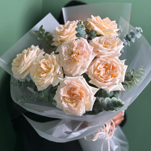 Ivory Whisper Rose Bouquet