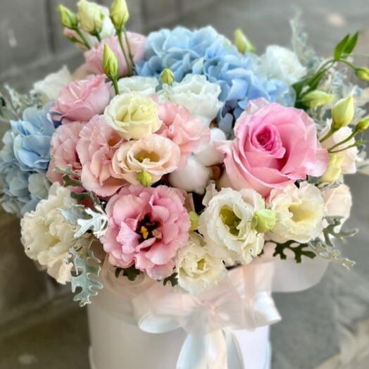 Lisianthus Flowers in a Box
