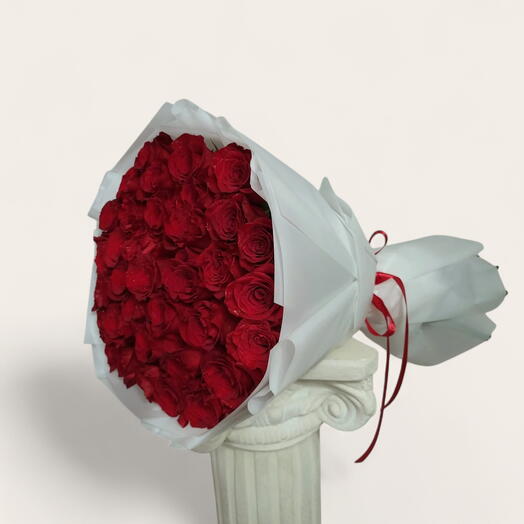 Фирменный _ роскошный букет из 99 красных роз на годовщину или день рождения