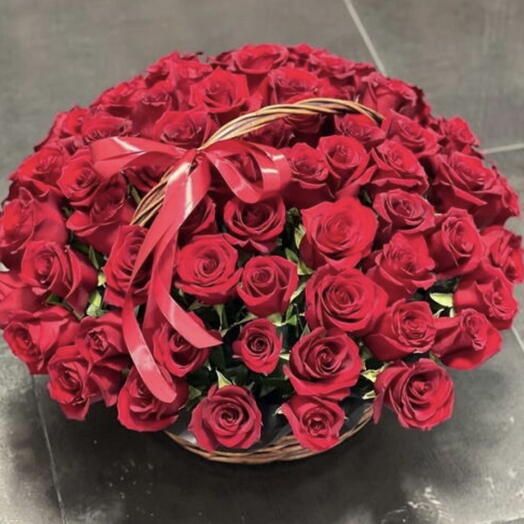 Fleurs dans un panier