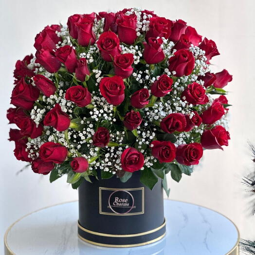 Élégance des roses rubis de minuit