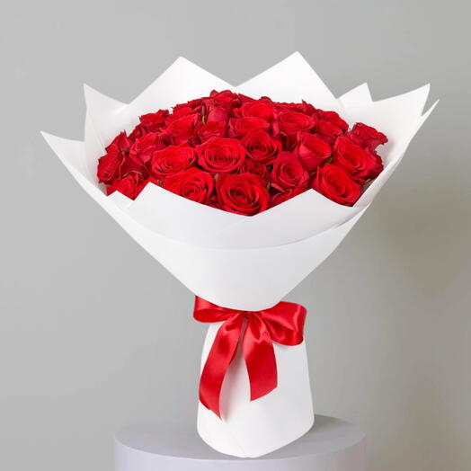 First Blush _ Ramo de San Valentín de 35 rosas rojas