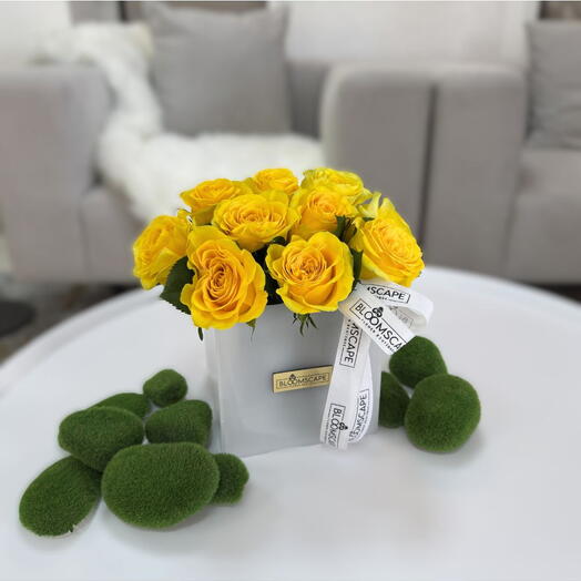 Средняя цветочная коробка Lemon Golden Finch