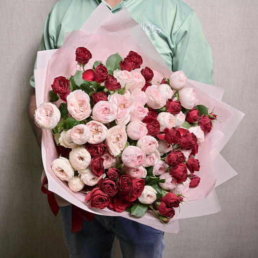 Mansfield Park et Bouquet de mini-roses rouges en spray  6586