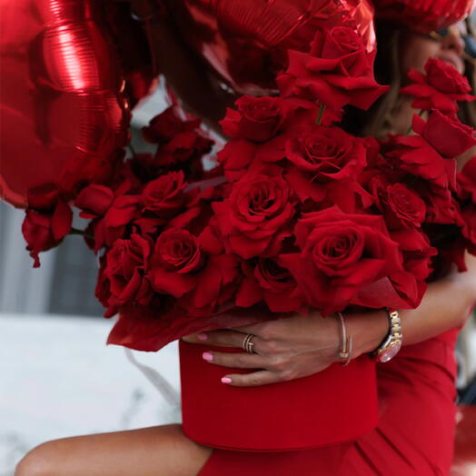 Aroma Grace: Коробка из 160 красных роз