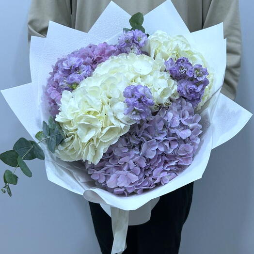 Bouquet d'hortensias mélangés