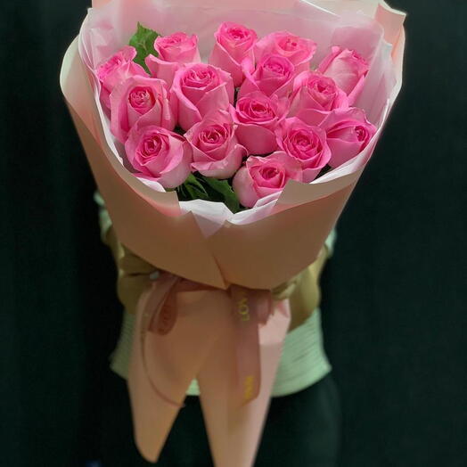 REVAVAL PINK ROSES IN A NICE BQT