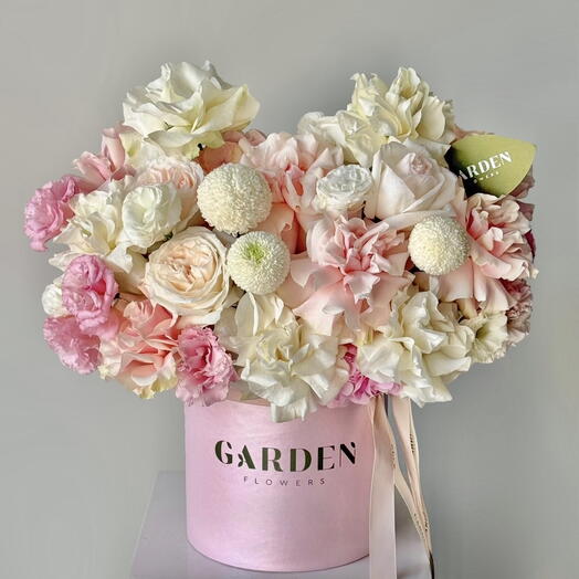 «Doha» box (size S) — French rose, Ohara rose, eustoma