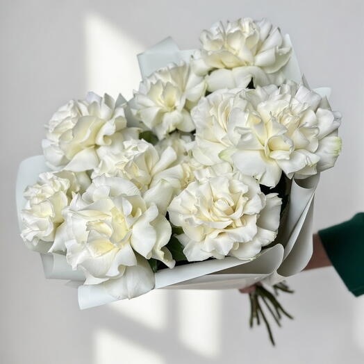 Blanche Elegance - 11 белых французских роз