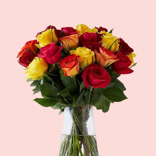 Ослепительные 20 роз в вазе