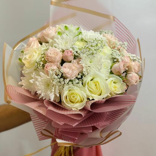 БУКЕТ ИЗ ХРИЗАНТЕМ И РОЗ