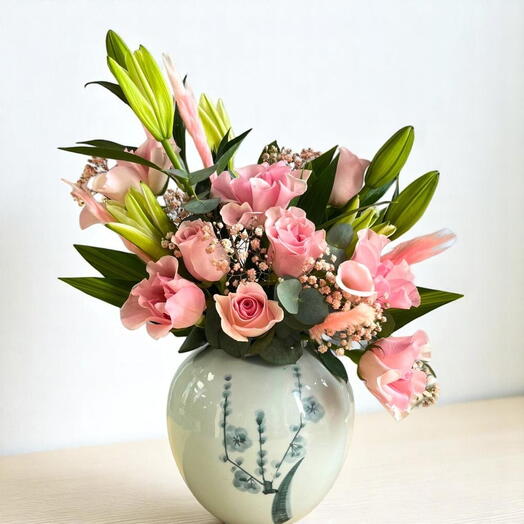 🌸 Blushing Bloom Pot – Pink Roses   Lilies | Elegant Flower Arrangement Dubai