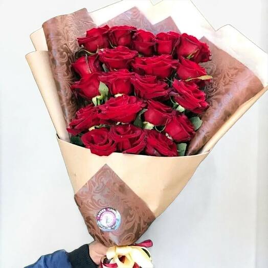 Elegant red roses bouquet