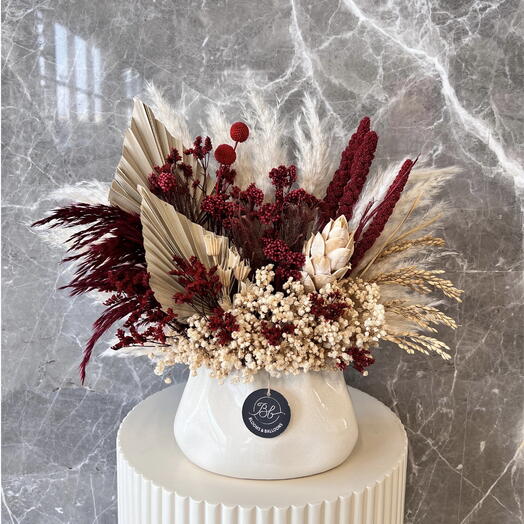 Endless Love Dry Flowers Vase