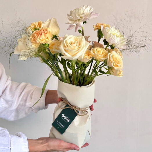 Premium White Dahlia Peach Carnation Luxe