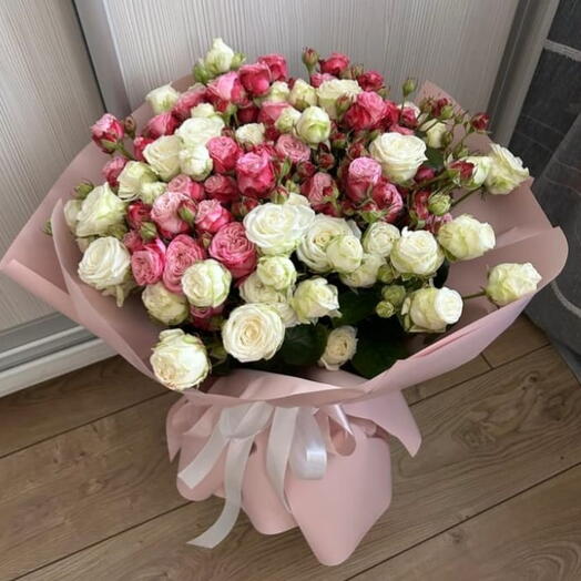 Bombastic Spray Rose Bouquet