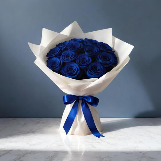 Royal Blue Spray Roses Bouquet – 22 Flowers