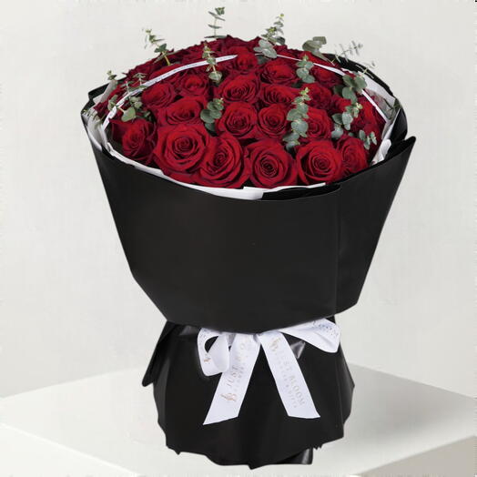 Великолепный букет из 51 красной розы премиум-класса ко Дню святого Валентина