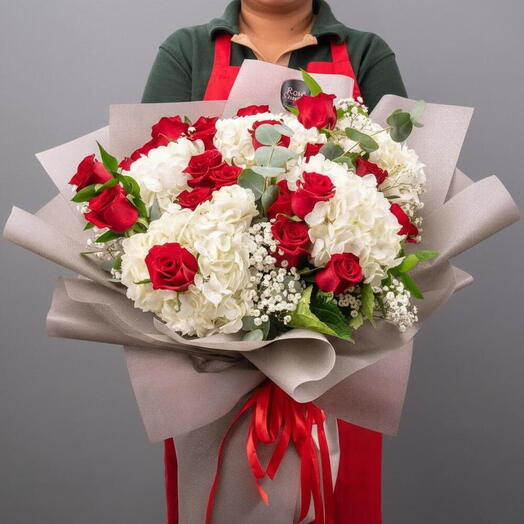 Rose and Hydrangea Melody