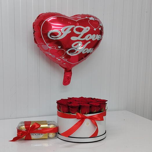15 rosas rojas y Ferrero Rocher, globo metalizado