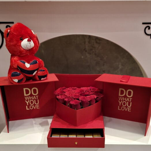 Коробка «Делай то, что любишь» - сердце красные розы   шоколадные конфеты