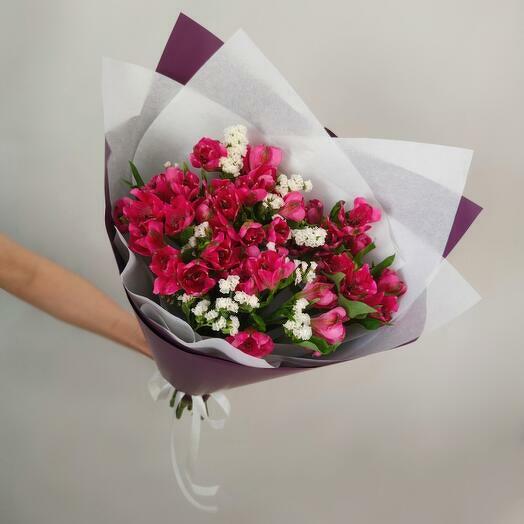 Bouquet of alstroemerias and statice