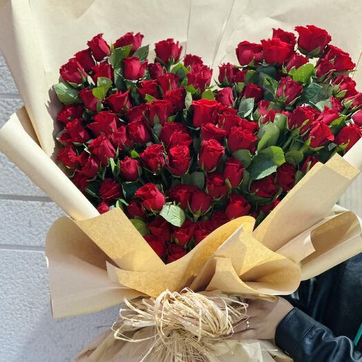 Huge roses heart