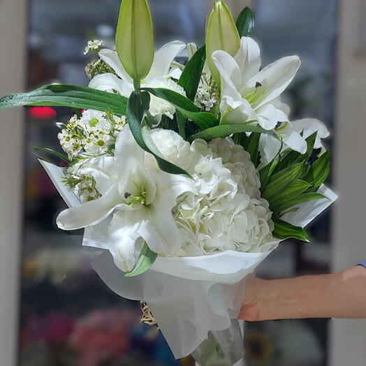 Pure Serenity Bouquet | Express and Reliable Delivery in Dubai | White lilies and Hydrengea