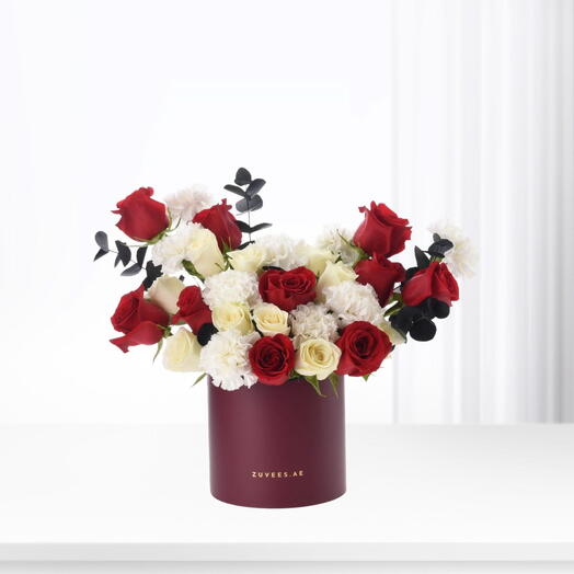 Oasis of Roses in Signature Box