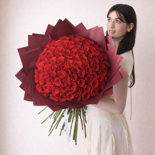 Ramo de amor de 100 rosas rojas