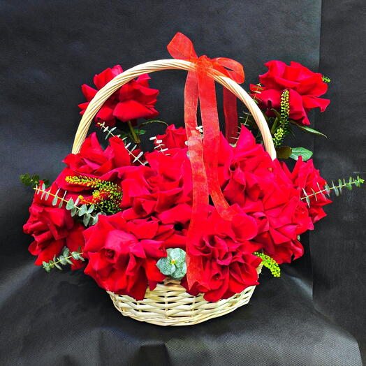 Cesta de rosas francesas