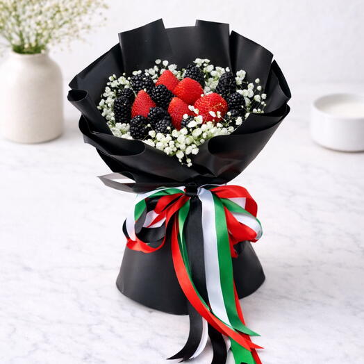 Элегантный букет из смешанных ягод