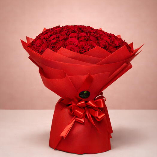 Secret of Valentines: 101 Upper Class Red Roses