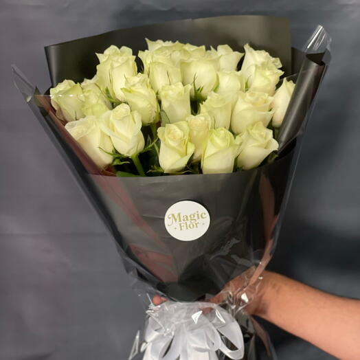 Букет из 25 белых роз