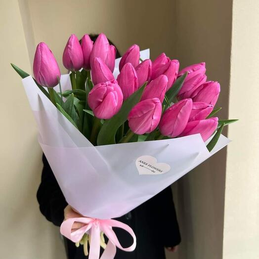 Pink tulips bouquet