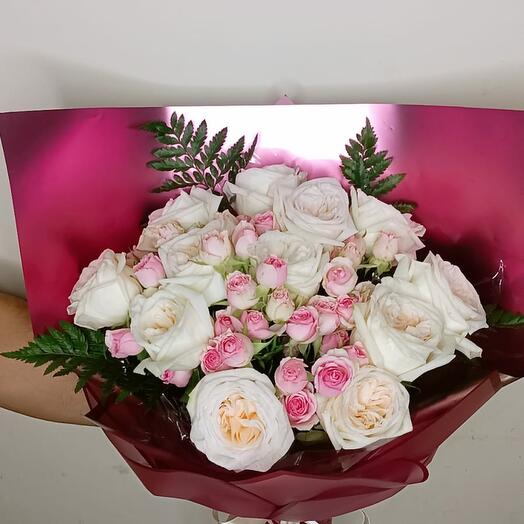 White Ohara N Pink Spray Roses Arragement