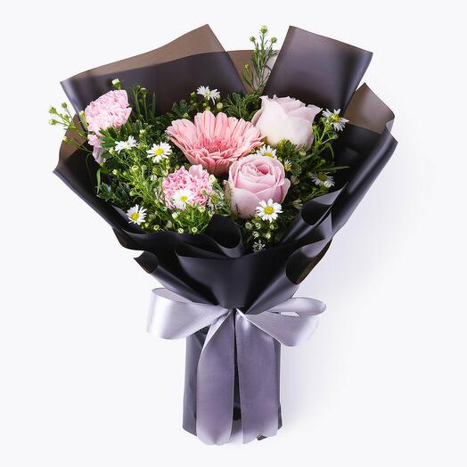 Милый розовый букет