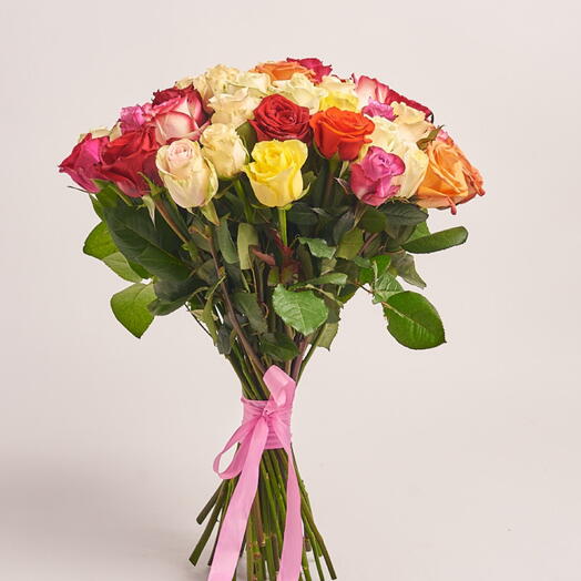 Ramo mixto de 51 rosas frescas