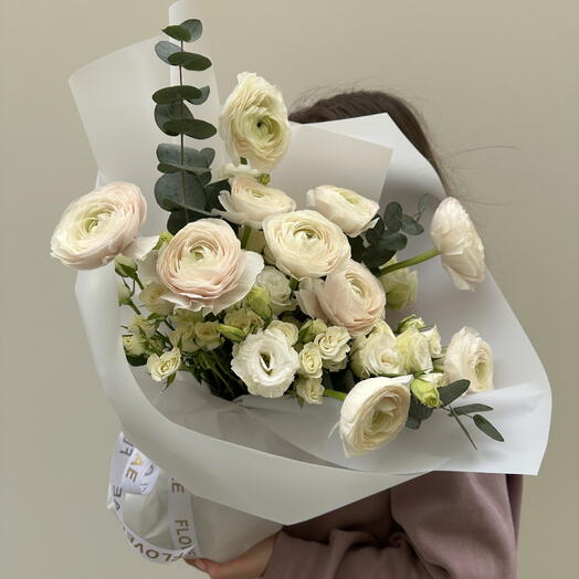 Ранункулюс + спрей-роза