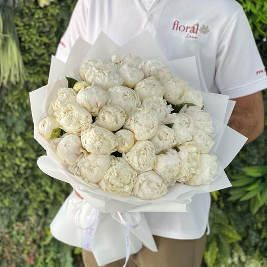 29 White Peonies