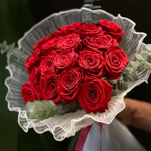 Букет бархатных красных роз