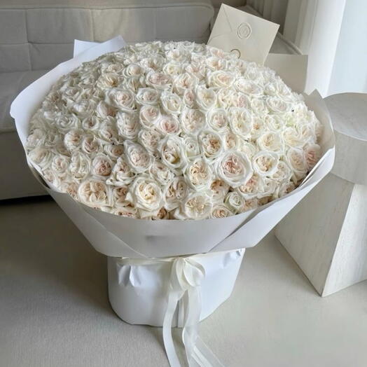 Букет из 150 белых роз