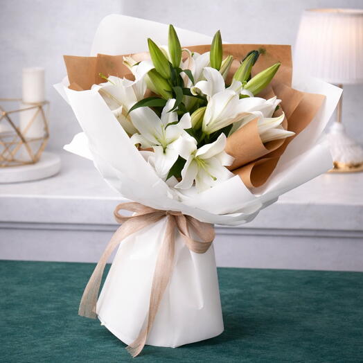 Golden Lily Grace – White Oriental Lily Bouquet
