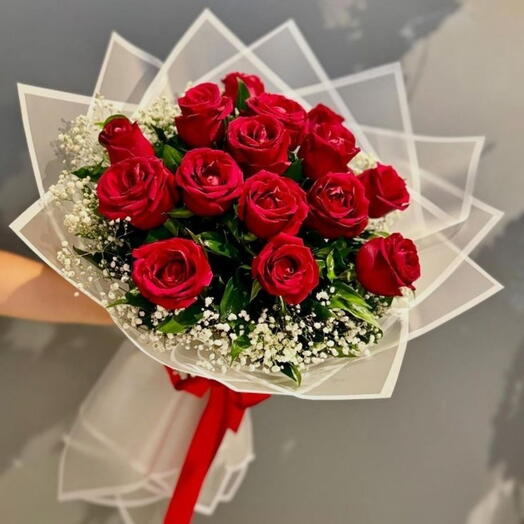 Bouquet luxueux de 15 roses rouges