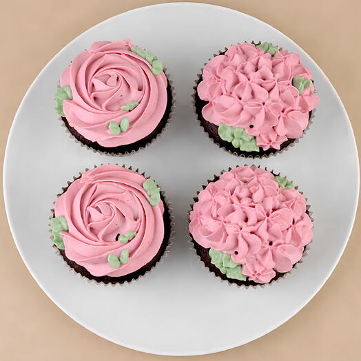 "Velvet Bliss Набор шоколадных капкейков 4 шт | Дубай в тот же день"