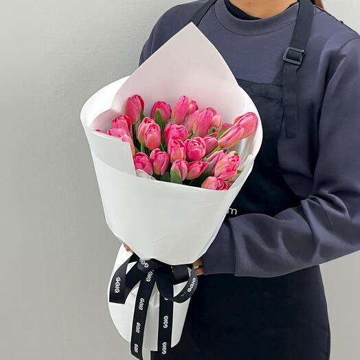 Эксклюзивный элегантный букет розовых тюльпанов к Дню матери